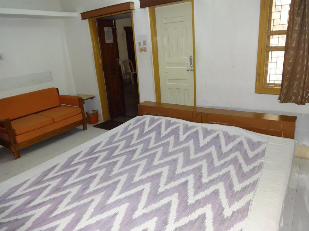 Hotel Upasana Бхубанешвар Номер фото